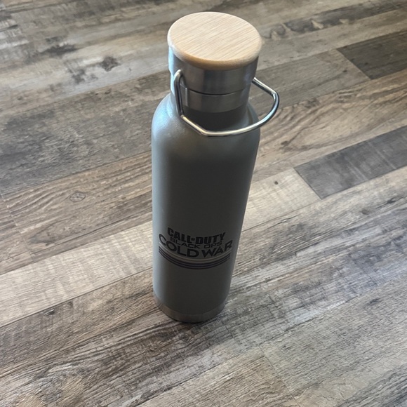 Gray Call of Duty Water Bottle - Picture 4 of 4